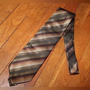 Bergamo New York Stripe Men’s Tie